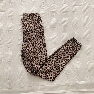 Leopard print leggings